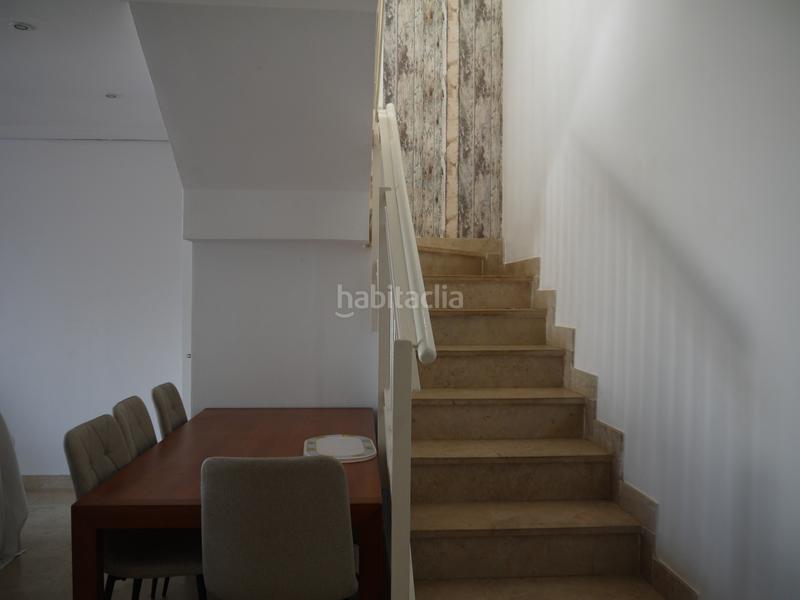 Foto 12f78b9f-ad59-4180-8761-96892b099bb0. Casa adosada adosado con terraza de 50 metros mirando al golf y mar en Mijas