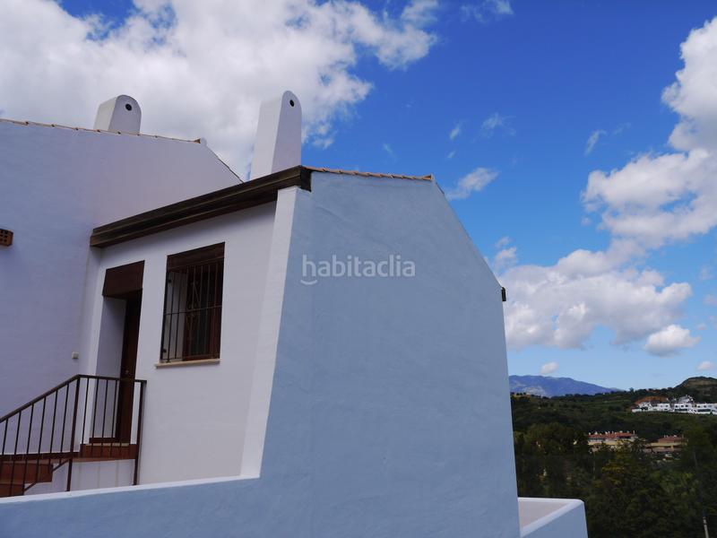 Foto 1b4d5f7c-6dfe-4672-8f8e-fa7d50ed486e. Casa adosada adosado con terraza de 50 metros mirando al golf y mar en Mijas
