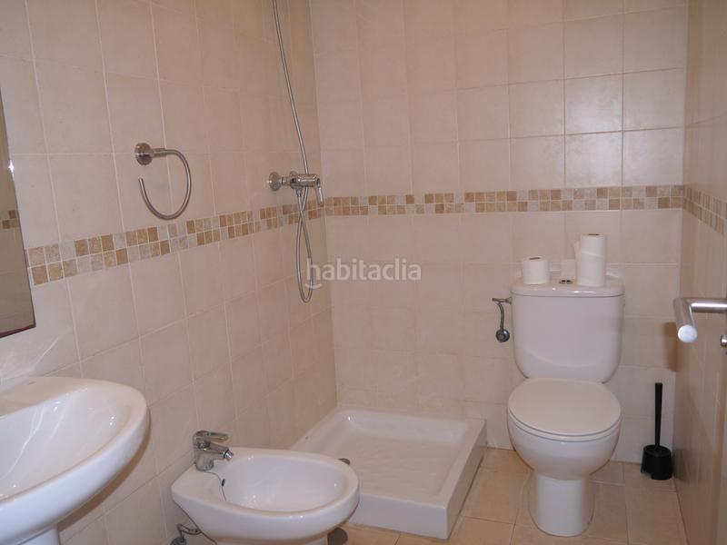 Foto 45419a69-fbb3-4fe4-aedc-e37394c16fbb. Casa adosada adosado con terraza de 50 metros mirando al golf y mar en Mijas