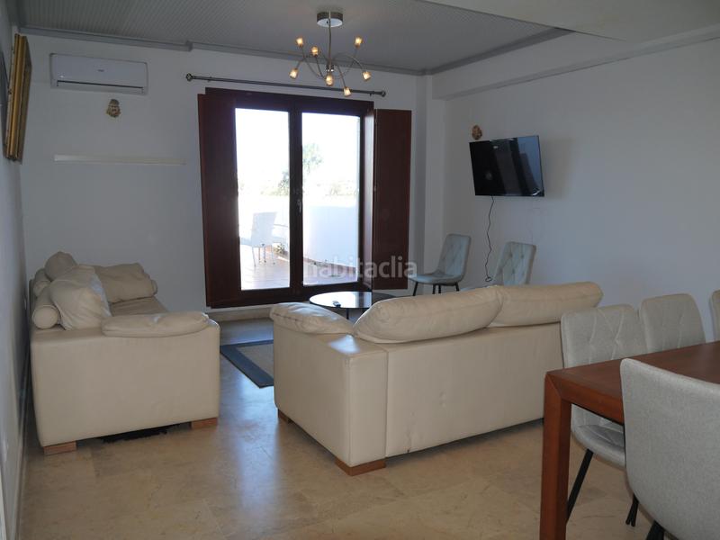 Foto 475ddf20-5385-4795-847c-197b03223008. Casa adosada adosado con terraza de 50 metros mirando al golf y mar en Mijas