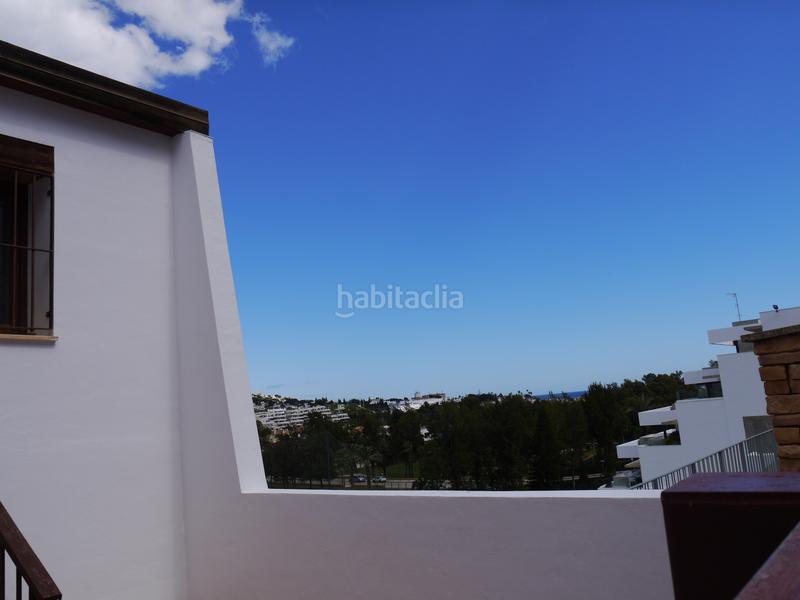 Foto 5400299f-2079-4773-86fb-3bff621187c2. Casa adosada adosado con terraza de 50 metros mirando al golf y mar en Mijas