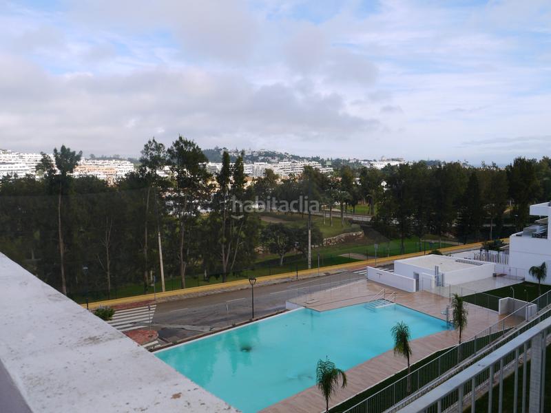 Foto 8b504e67-0c9e-4f43-8577-b3f8531f26ef. Casa adosada adosado con terraza de 50 metros mirando al golf y mar en Mijas