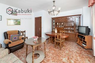 Casa aparellada  Huétor de santillán - paseo de los alamos. Atención compradores! esta espaciosa casa de múltiples plantas o