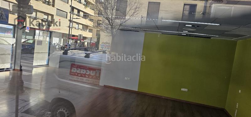 Foto ba647108-f9c0-43cf-bed5-c22fb47dd84a. Lloguer local comercial a Granada - calle alhamar 18 a Granada