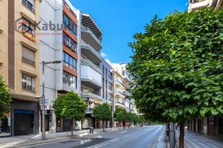 Location Local commercial à Granada - calle recogidas 13. Increíble oportunidad de adquirir un magnífico local comercial e