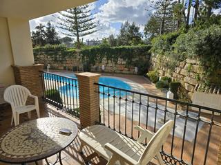 Flat  Las lagunas de mijas - av suiza de mijas golf. Apartamento de 2 dormitorios, 2 baños a 2 pasos del campo de gol