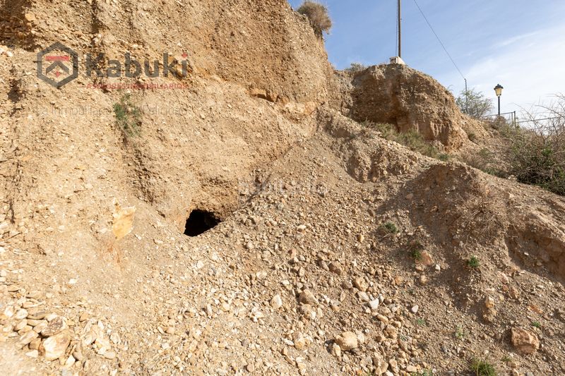 Foto cf8a2342-a9d6-45a7-aff9-e8ad262f404a. Wohngrundstück in guadix - cl de las cruces 63 in Valle del Zalabí