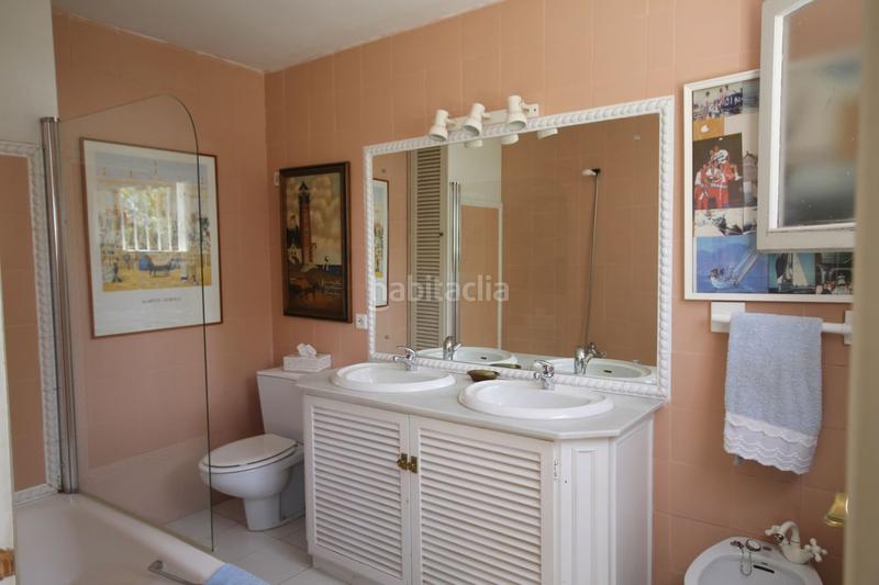 Foto 1eec10fe-01e7-422c-b6b8-3273202cad31. Casa amb aparcament piscina a Calahonda Mijas