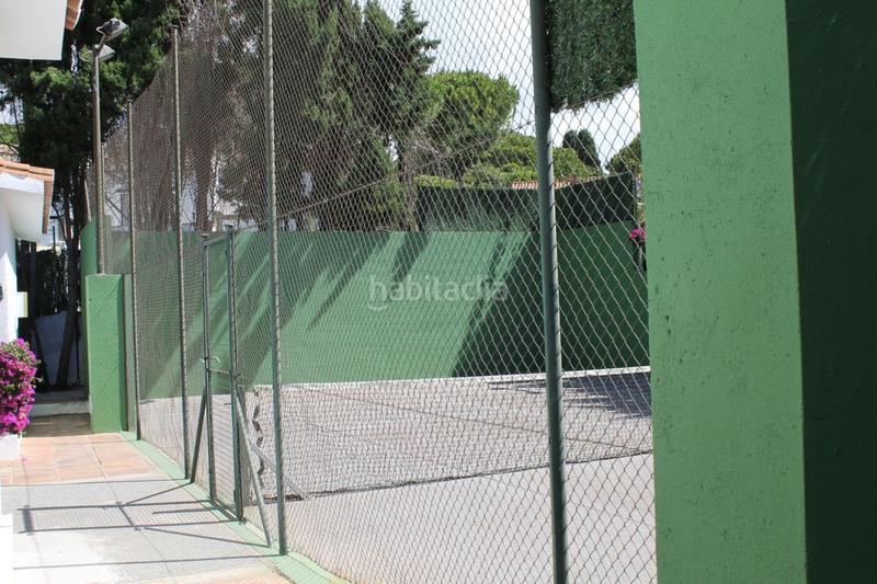 Foto 3d412262-a3f2-47bb-9034-9b4272c4d2f1. Casa amb aparcament piscina a Calahonda Mijas