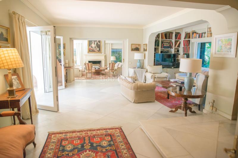 Foto 471c872e-a7e1-42b8-a436-7128476d1b2f. Casa amb aparcament piscina a Calahonda Mijas