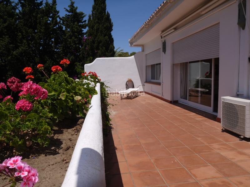 Foto 670fc6e9-7bba-436c-aef9-ec6149e11877. Casa amb aparcament piscina a Calahonda Mijas