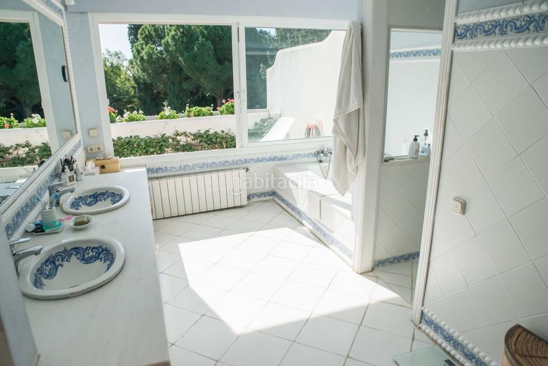 Foto 81648b24-a2d6-4ffa-8d6e-38f1c96d8756. Casa amb aparcament piscina a Calahonda Mijas