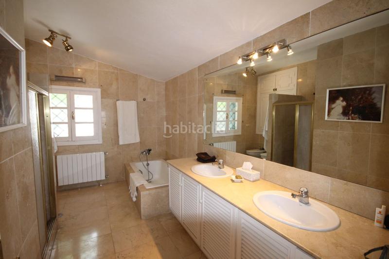 Foto ed4d55e1-2c72-4d45-b177-4d263444a7dd. Casa amb aparcament piscina a Calahonda Mijas