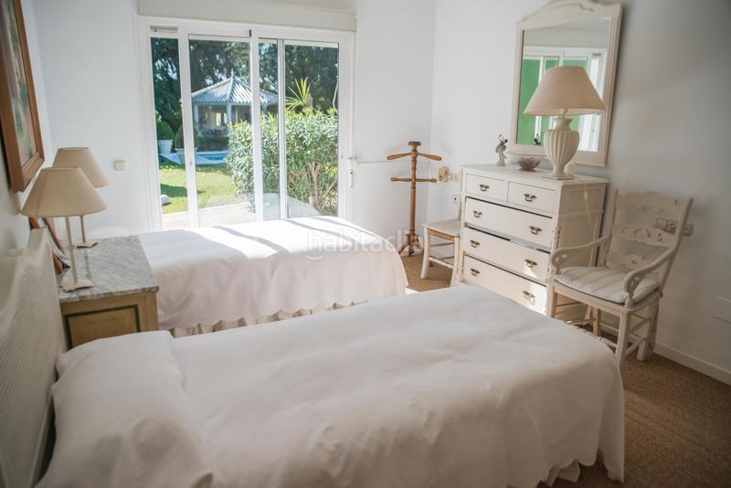 Foto fd4e0877-67d6-433c-8e7f-a0234c1d9f64. Casa amb aparcament piscina a Calahonda Mijas