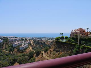Pis  Mijas - cl cristobal colon calahonda. Impresionante apartamento con vistas panormicas al mar en sitio