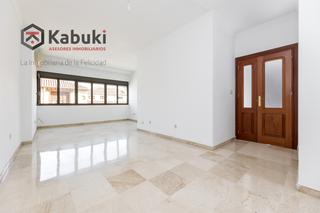 Location Appartement  Granada - calle carril del picon. Estás buscando un piso amplio, bien cuidado y listo para entrar