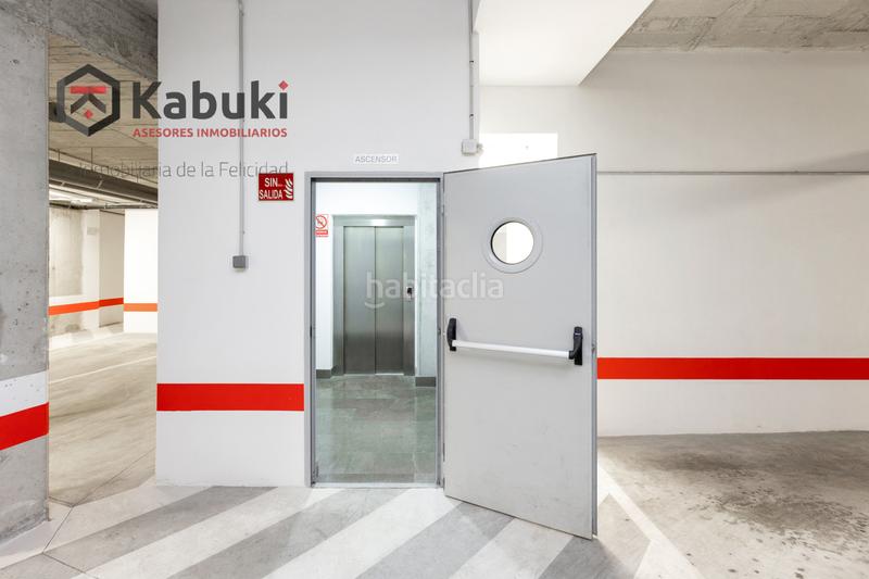 Foto 49364633-5ef3-4258-8dd0-fc46cf266538. Aparcament cotxe a Granada - calle carril del picon 1 a Granada