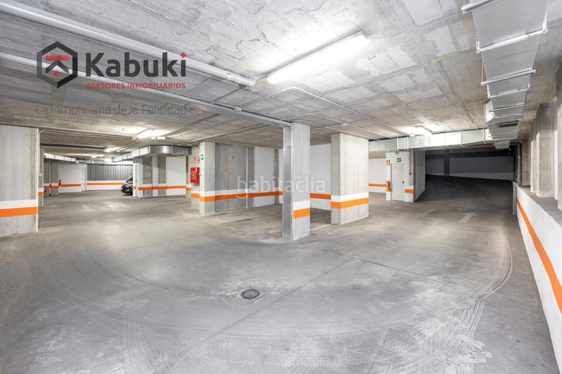 Foto 6cc9a486-e53b-463d-843a-008ab2e0f90c. Aparcament cotxe a Granada - calle carril del picon 1 a Granada