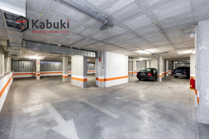 Foto 8f6ba6a8-5f42-4de5-99b0-bf245dea0329. Aparcament cotxe a Granada - calle carril del picon 1 a Granada