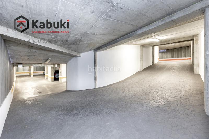 Foto b2e1ec36-5fd8-4273-9efd-41816766a190. Aparcament cotxe a Granada - calle carril del picon 1 a Granada