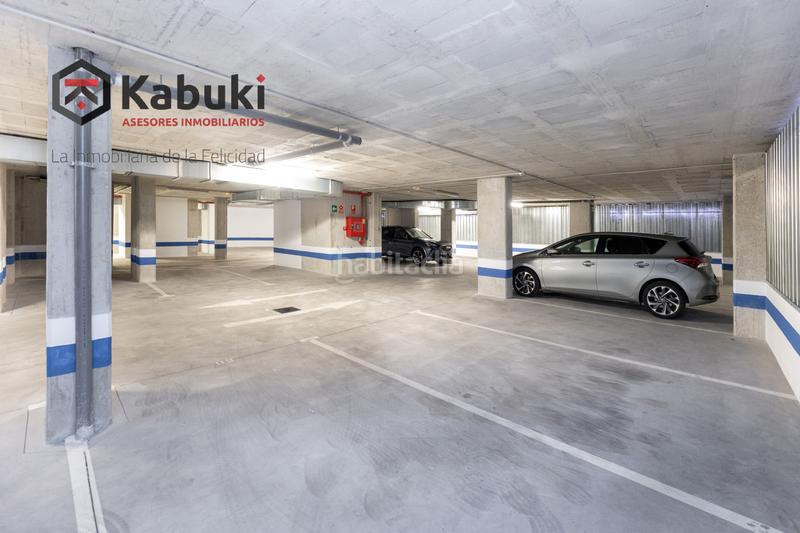 Foto c4eadca1-c7dc-4ea7-91f7-5a67ff7be931. Aparcament cotxe a Granada - calle carril del picon 1 a Granada