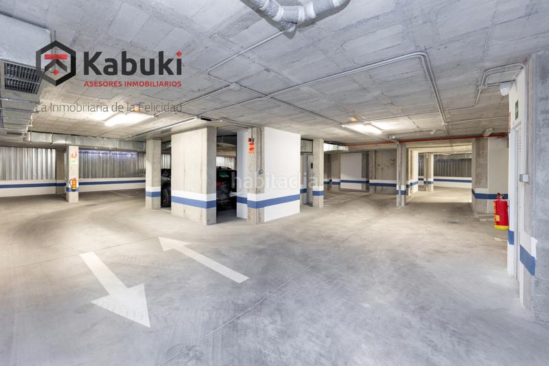 Foto dba8f830-1a46-49d8-a646-5db0694acadc. Aparcament cotxe a Granada - calle carril del picon 1 a Granada