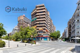 Pis  Granada - av de madrid 4. Se pone a la venta piso excepcional en pleno centro de granada,