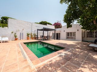 Casa  Reserva de marbella - av alpandeire-reserva marbel 41. Exclusiva casa de una sola planta con piscina privada a un paso