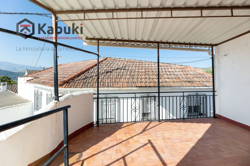 Foto 45896462-79ff-42db-8bd5-c6a10d346932. Casa en Huétor de Santillán - cl molino alto 48 gran oportunidad para vivir en un encantador pueblo a tan solo 15 minutos de granada! esta bonita vivienda cuenta con una amplia p en Huétor de Santillán
