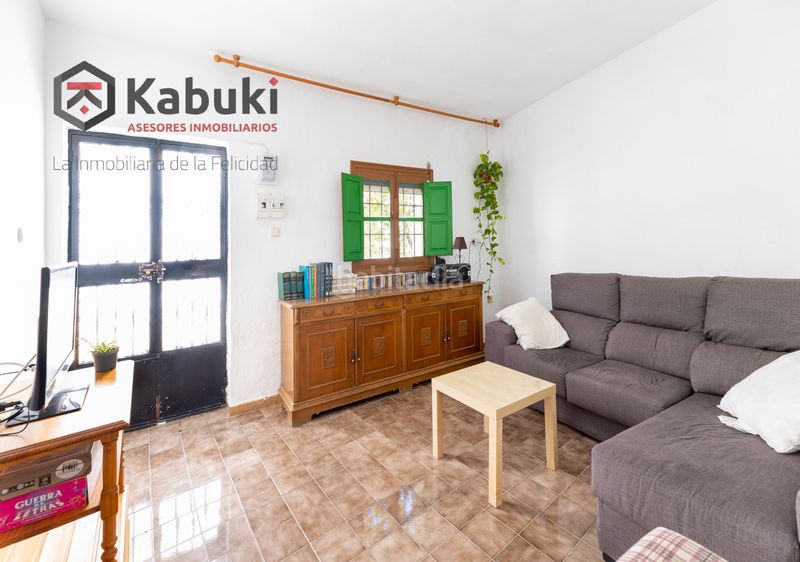 Foto adf0459c-df5c-46e3-8a88-6e27c5bd26ab. Casa en Huétor de Santillán - cl molino alto 48 gran oportunidad para vivir en un encantador pueblo a tan solo 15 minutos de granada! esta bonita vivienda cuenta con una amplia p en Huétor de Santillán
