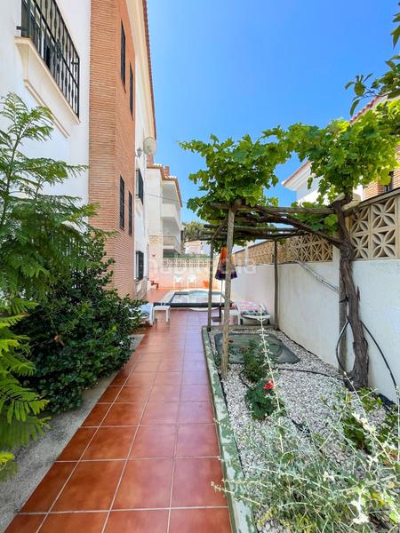 Foto 19d5bce9-06ab-4ccc-bc1e-d2fcb8776119. Casa amb piscina a Urbanización Santa Rosa Torrox