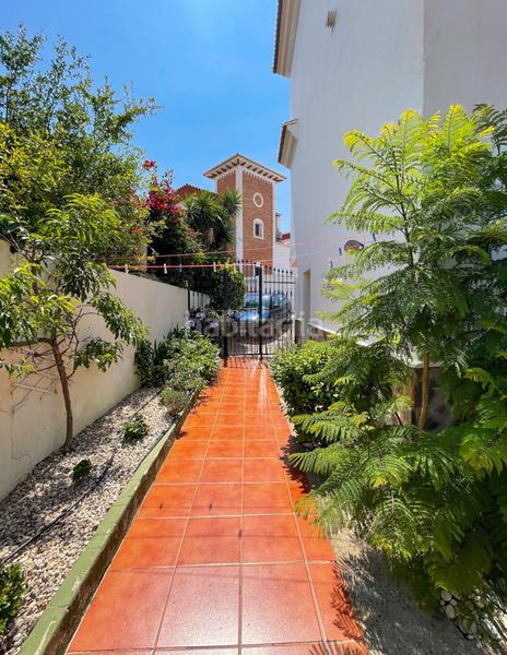 Foto c735102c-7395-4751-9d8f-faef7bff0925. Casa amb piscina a Urbanización Santa Rosa Torrox