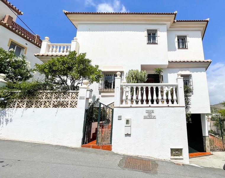 Foto caf38baf-5bc0-4509-9122-a4405fc74778. Casa amb piscina a Urbanización Santa Rosa Torrox