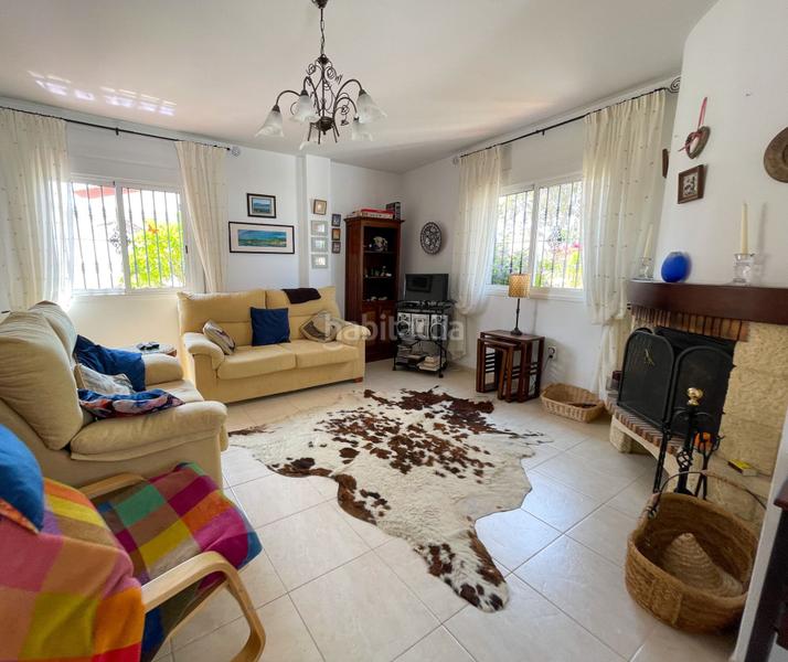 Foto fec442f8-c762-415a-8d11-e322a266cb57. Casa amb piscina a Urbanización Santa Rosa Torrox