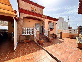 Casa a Viña Málaga. Chalet en torre del mar