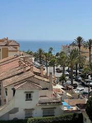 Apartament a Laguna Beach. Vive el sueño! amplio piso con vistas al mar y a solo 100 metros