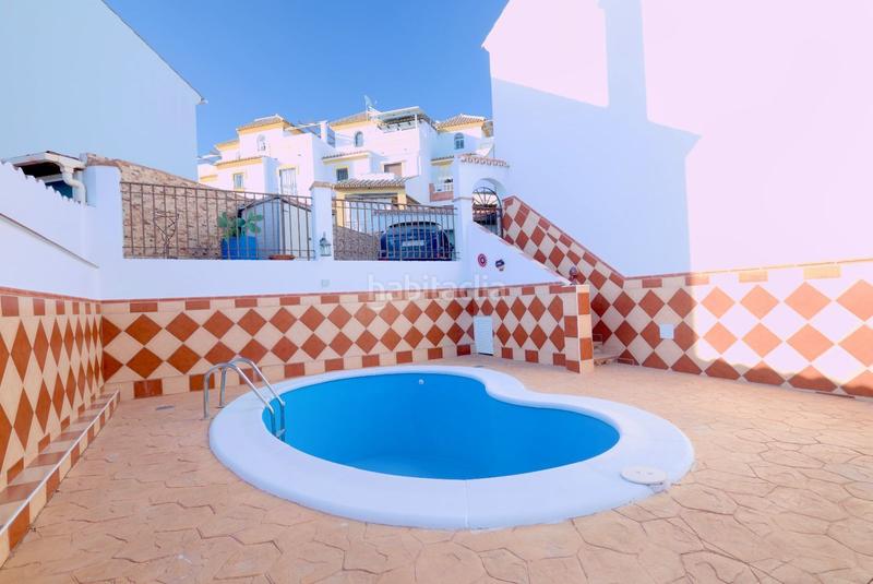 Foto 37d37eeb-bd20-4218-8d15-9e67ed9bb640. Maison jumelée avec piscine dans Viña Málaga Torre del Mar