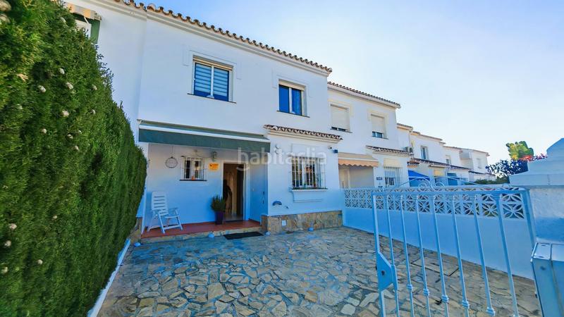 Foto f159729c-275e-45cb-ae43-db1fe53ff953. Casa adossada amb piscina a Torrox park Torrox
