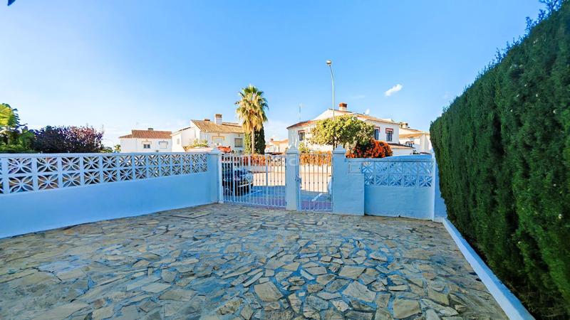 Foto ff2b9047-95b0-4da6-af04-413ed027ed94. Casa adossada amb piscina a Torrox park Torrox