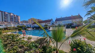 Zweistöckige Wohnung in Centro Internacional. Amplio apartamento en pueblo andaluz