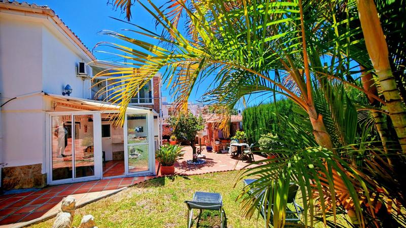 Foto ca7b934a-844b-491d-8d45-c70a6a009139. Casa amb calefacció aparcament piscina a Torrox park Torrox