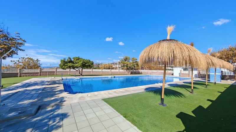 Foto b95e401f-61bd-4834-9686-3c8210a7b23d. Casa con piscina in Torrox park Torrox