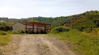 Casa en Camino Viejo de Mlaga. Parcela con casa movil en iznate