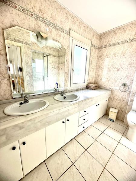 Foto 0747dabb-0bf6-4d5a-aacc-28f594352306. Casa adossada amb piscina a Burriana Nerja