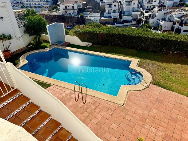 Foto c104a6ce-5df0-4487-8591-406d50673158. Casa adossada amb piscina a Burriana Nerja