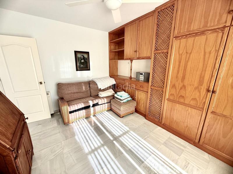 Foto cd1fd5ab-6c89-40c9-b036-44fd3b908987. Casa adossada amb piscina a Burriana Nerja