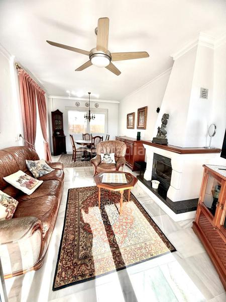 Foto e154d361-3f21-4ad4-a559-1c4277c21f46. Casa adossada amb piscina a Burriana Nerja