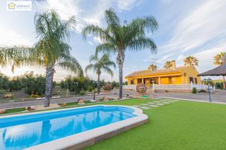 Masia  Carretera polígono 4 paraje 97 paño cabeza. Finca con magnífica vivienda en chucena, autovía sevilla  huelva