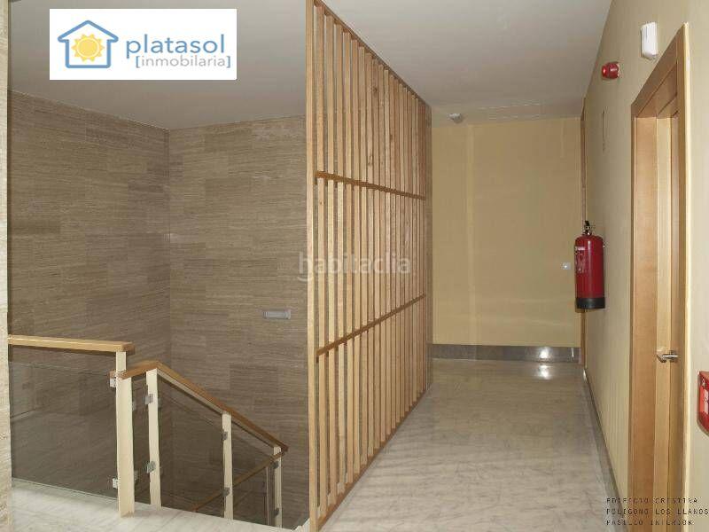 Foto 12b35653-18fe-47e2-af76-9ee8b2b2233a. Bureau dans Salteras