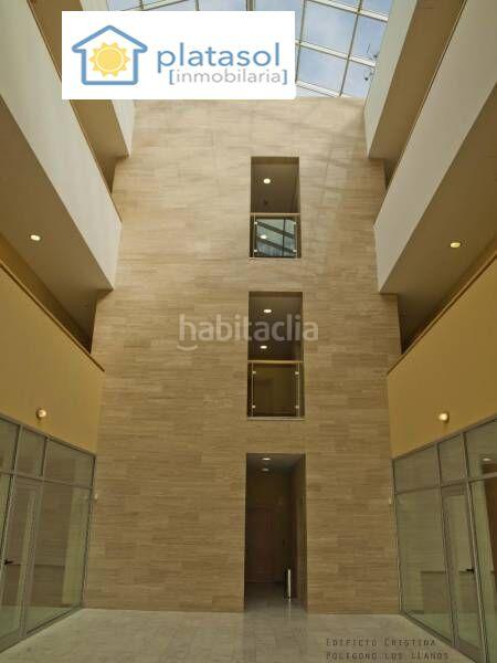 Foto b540a912-1cf4-4ade-b275-1180e5698e7c. Bureau dans Salteras